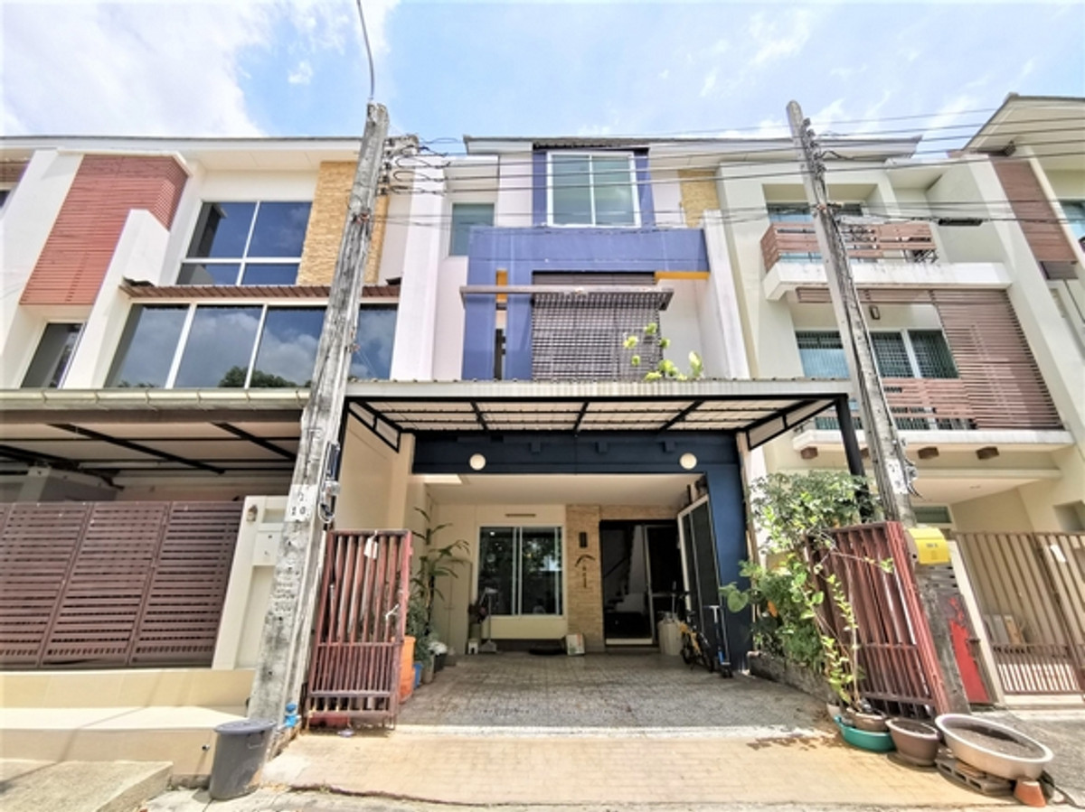 ขายทาวน์โฮม ธนาพัฒน์ เฮ้าส์ 3 ชั้น ซอยนนทรี 20 ขนาด 23 ตรว. ตกแต่งใหม่