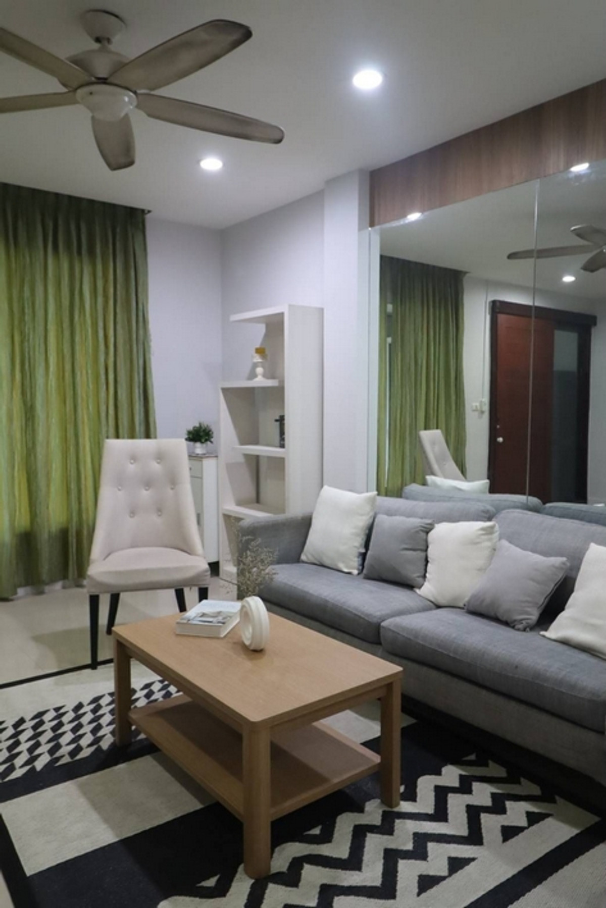 ขายทาวน์โฮม ธนาพัฒน์ เฮ้าส์ 3 ชั้น ซอยนนทรี 20 ขนาด 23 ตรว. ตกแต่งใหม่