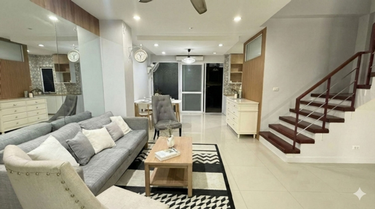 ขายทาวน์โฮม ธนาพัฒน์ เฮ้าส์ 3 ชั้น ซอยนนทรี 20 ขนาด 23 ตรว. ตกแต่งใหม่