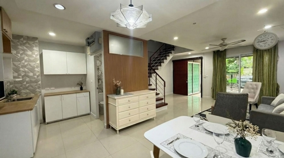 ขายทาวน์โฮม ธนาพัฒน์ เฮ้าส์ 3 ชั้น ซอยนนทรี 20 ขนาด 23 ตรว. ตกแต่งใหม่