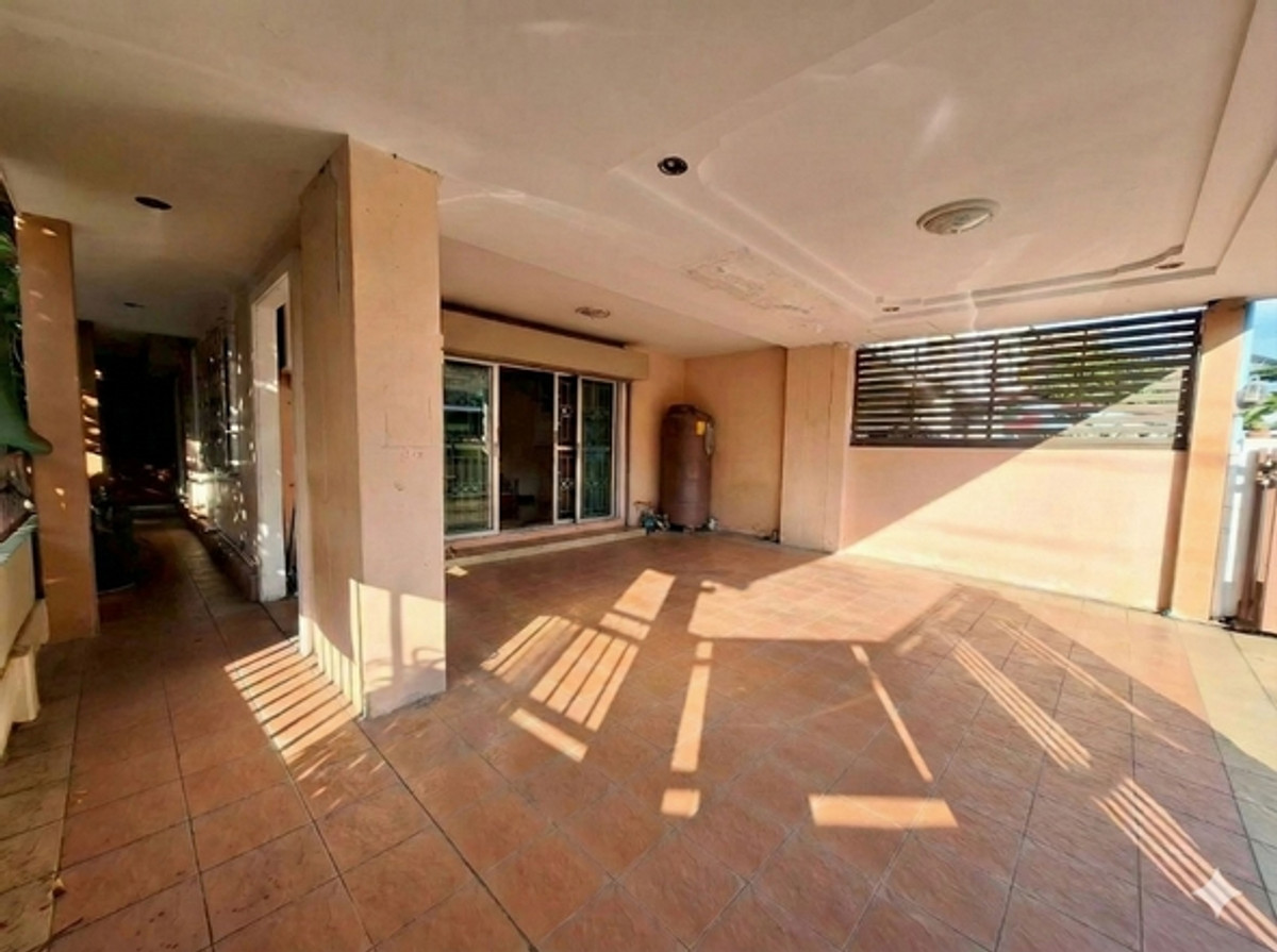 ขายทาวน์เฮ้าส์ 2 ชั้น หลังมุม 3 ห้องนอน หมู่บ้าน พฤกษาวิลล์ 16-1 ติด ถนนรังสิต-นครนายก ใกล้ ฟิวเจอร์ปาร์ครังสิต