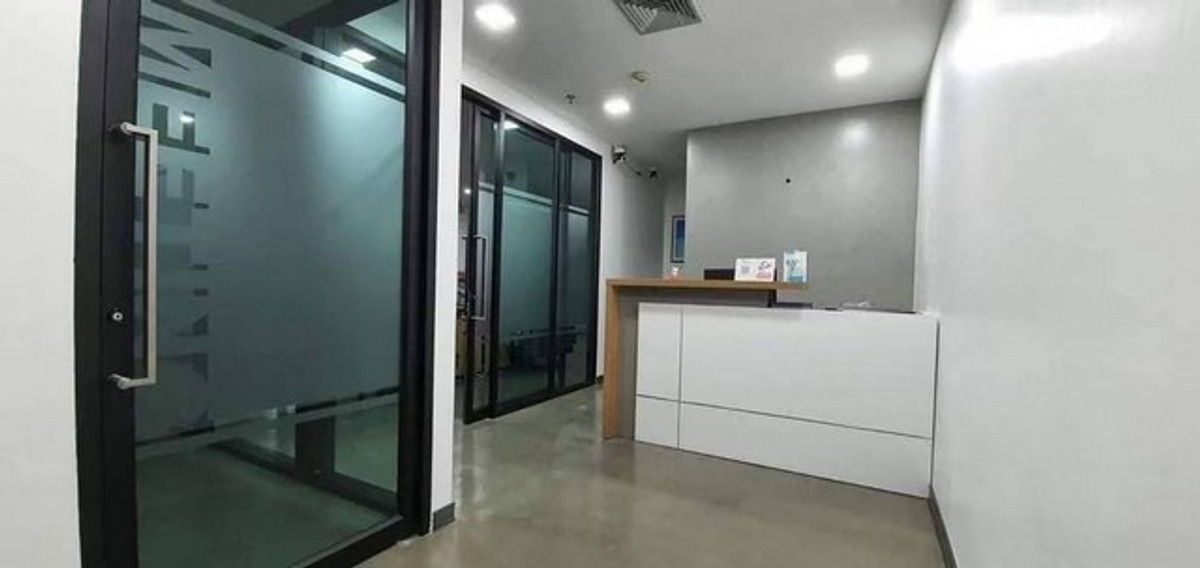 ขายด่วน พื้นที่สำนักงาน ห้องมุม ITF Tower Silom ขนาด 147 ตรม. ใกล้ BTS ช่องนนทรี เพียง 200 เมตร เท่านั้น