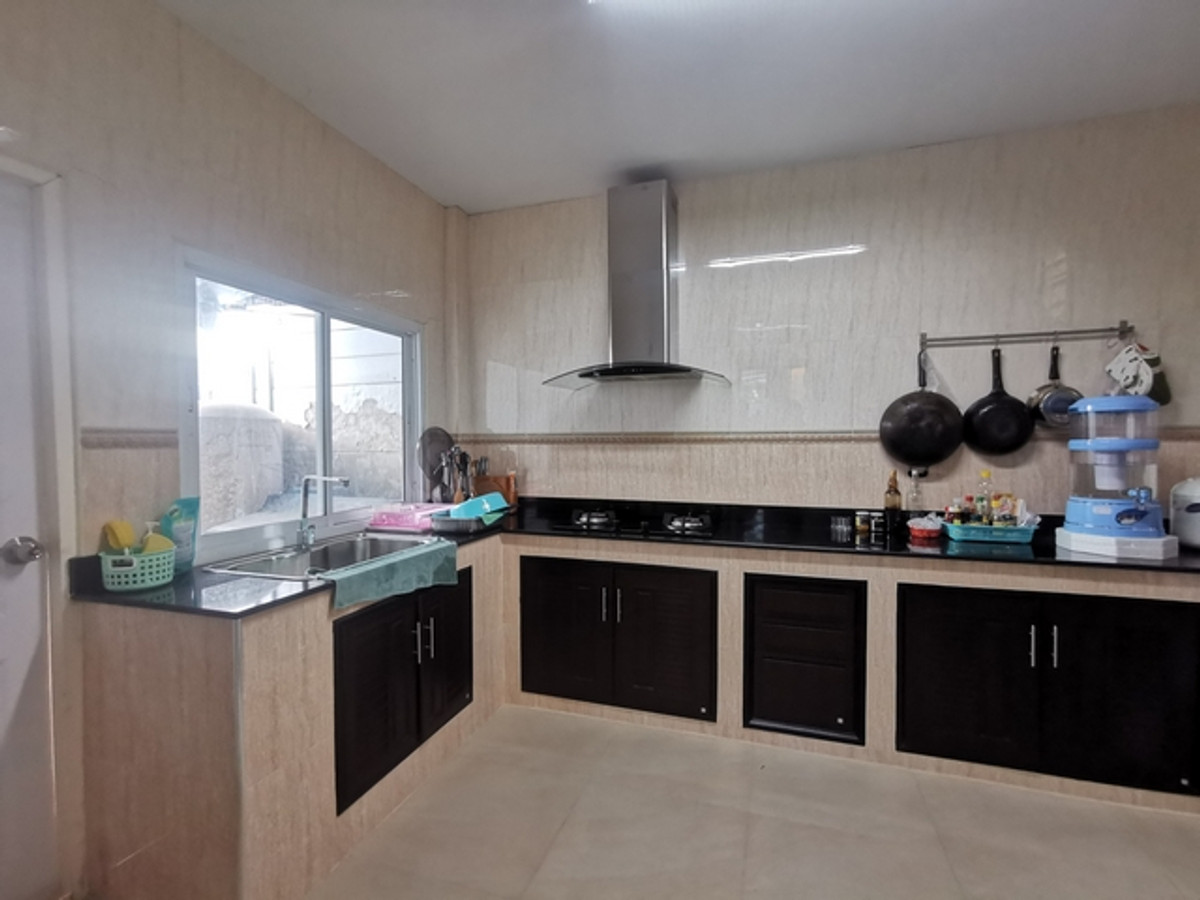 ขาย บ้านเดี่ยว หมู่บ้านเดอตะวันรามคำแหง พร้อมอยู่ ขนาด 62 ตรว.ซอยมิสทีน ถนนเคหะร่มเกล้า ต่อเติมครบ