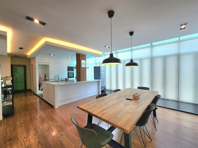 ขายทาวน์โฮม 3 ชั้น เดอะเมทโทร สาทร ตกแต่งสวย เหมาะทำที่พักอาศัย โฮมออฟฟิต ใกล้ BTS วุฒากาศ