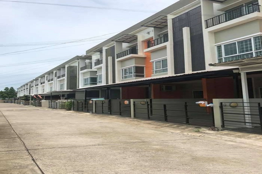 นลิน-อเวนิว-รามคำแหง